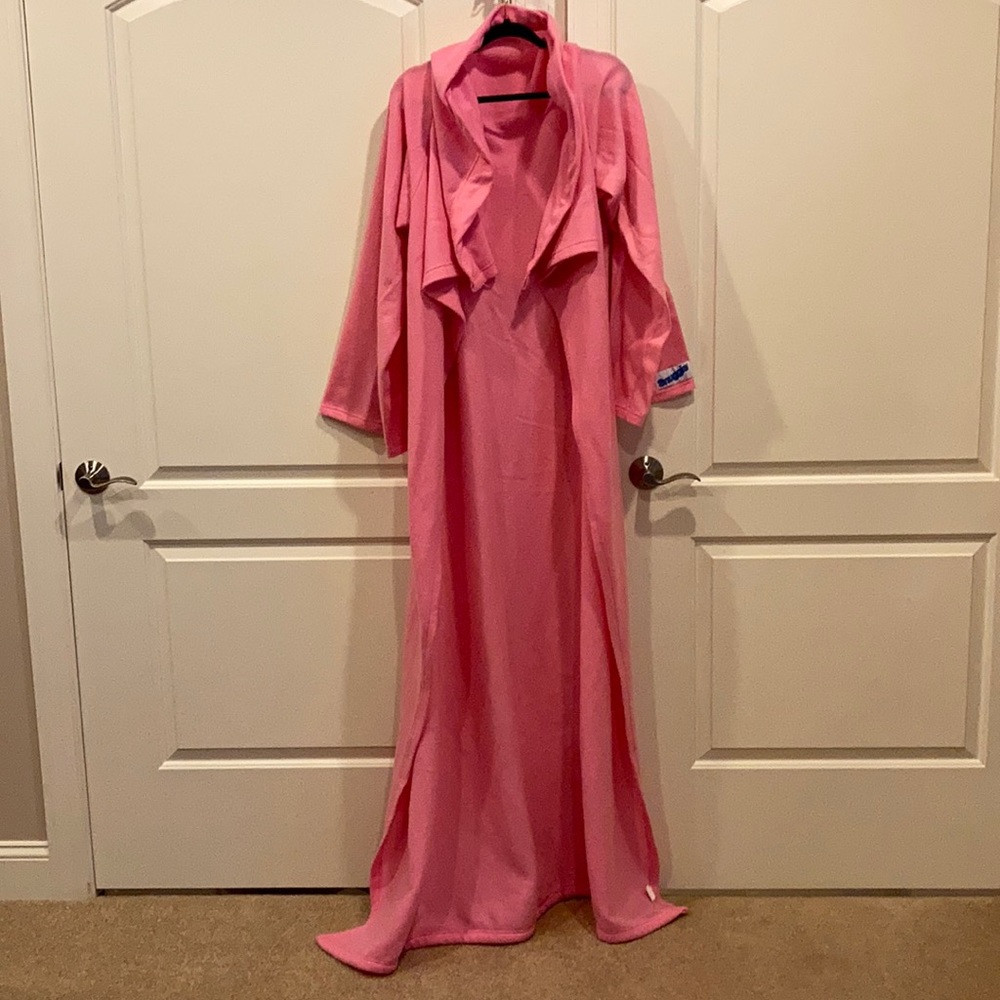Snuggie pink sleeved wearable blanket